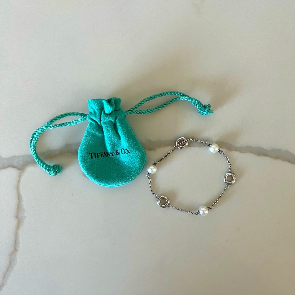 TIFFANY & CO Sterling Silver Cushion Pearl Toggle Bracelet